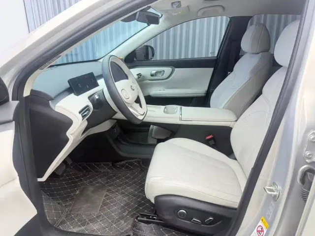 Changan Qiyuan Q05 — Фото автомобиля 7