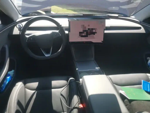 Tesla Model 3 — Фото автомобиля 5