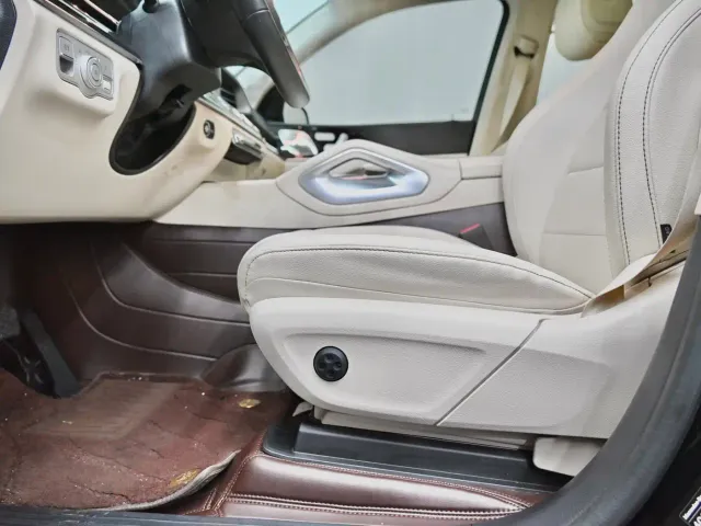 Mercedes-Benz GLE-Class — Фото автомобиля 15