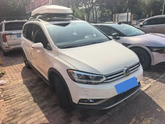 Volkswagen Touran — Фото автомобиля 3