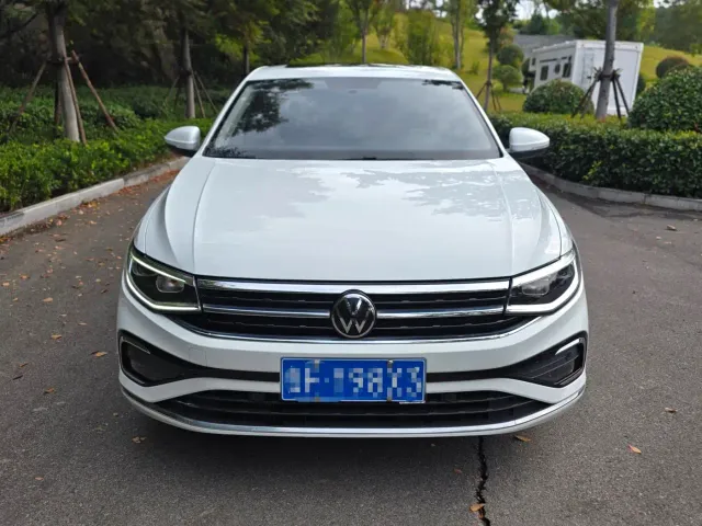 Volkswagen Bora — Фото автомобиля 2