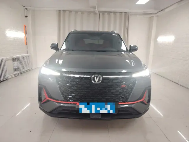 Changan CS35 Plus — Фото автомобиля 2
