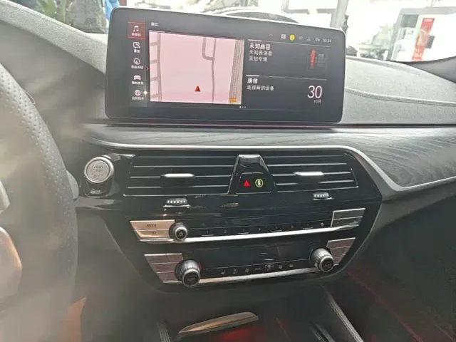 BMW 5 Series — Фото автомобиля 12