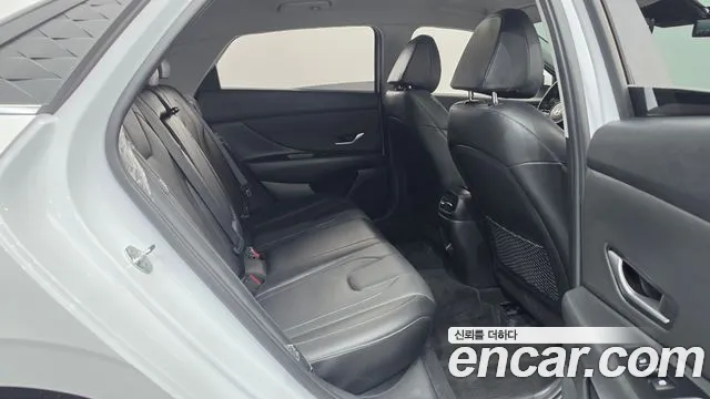 Hyundai Avante CN7 — Фото автомобиля 11