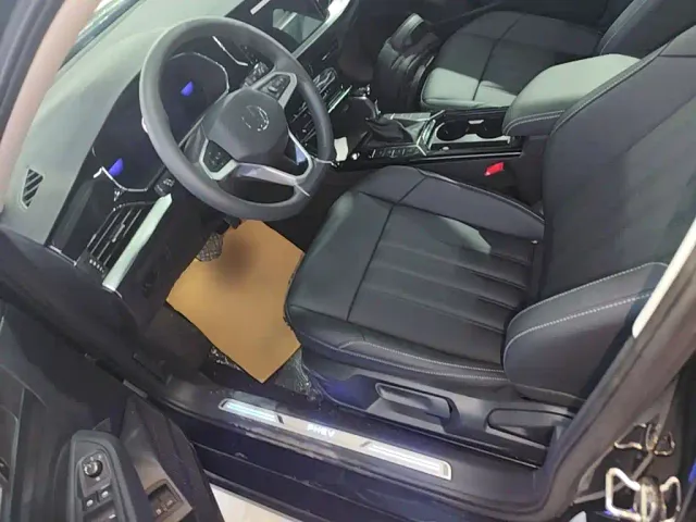 Volkswagen Passat — Фото автомобиля 14