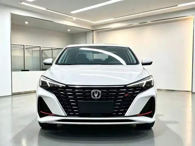 Changan Eado — Фото автомобиля 2