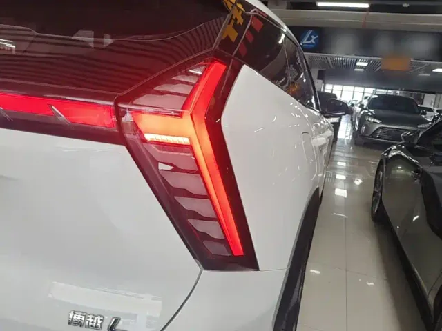 Geely Boyue L — Фото автомобиля 7