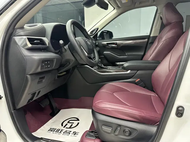 Toyota Highlander — Фото автомобиля 16