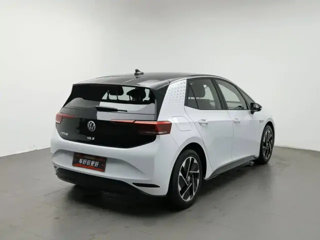 Volkswagen ID.3 — Фото автомобиля 2