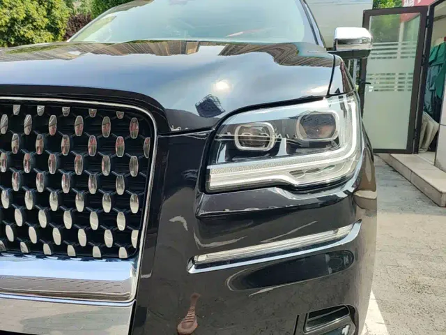 Lincoln Navigator — Фото автомобиля 23