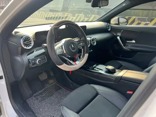 Mercedes-Benz A-Class — Фото автомобиля 3