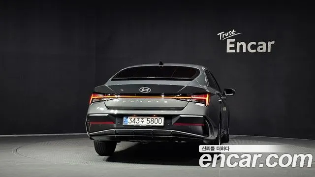 Hyundai AVANTE — Фото автомобиля 2