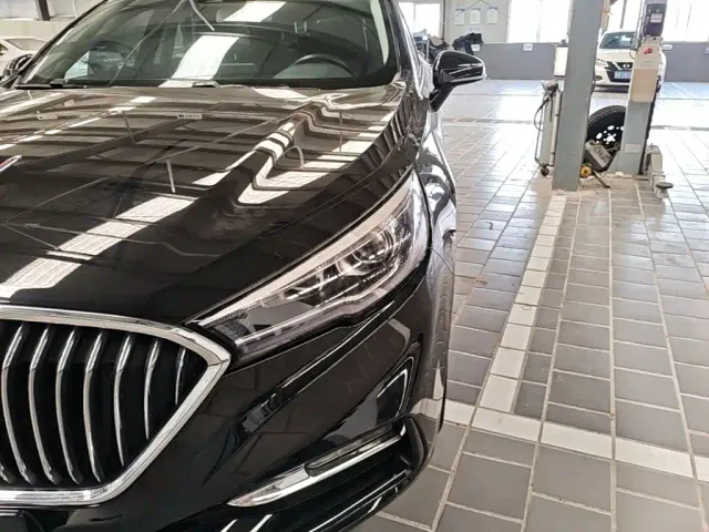 Hongqi H5 — Фото автомобиля 23