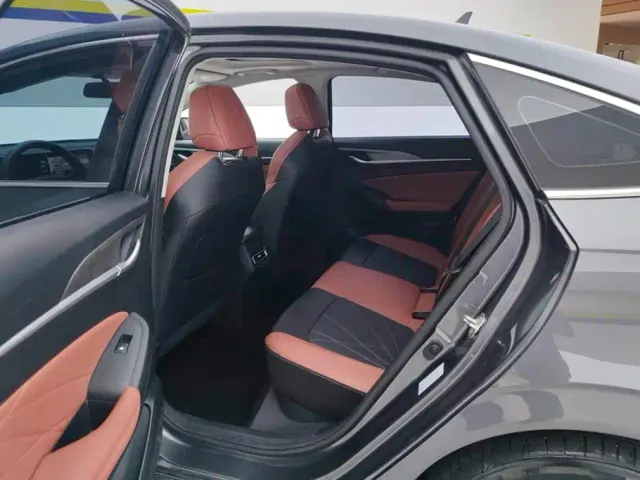 Changan Eado — Фото автомобиля 11