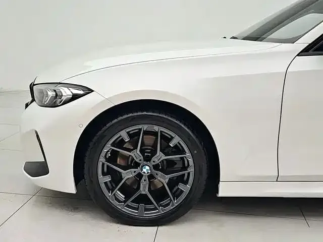 BMW 3 Series — Фото автомобиля 4