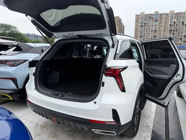 Changan CS75 Plus — Фото автомобиля 13
