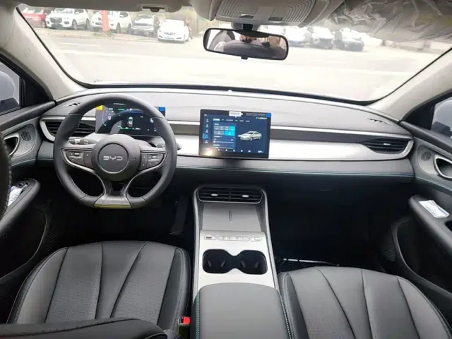 BYD Seal 05 DM-i — Фото автомобиля 9