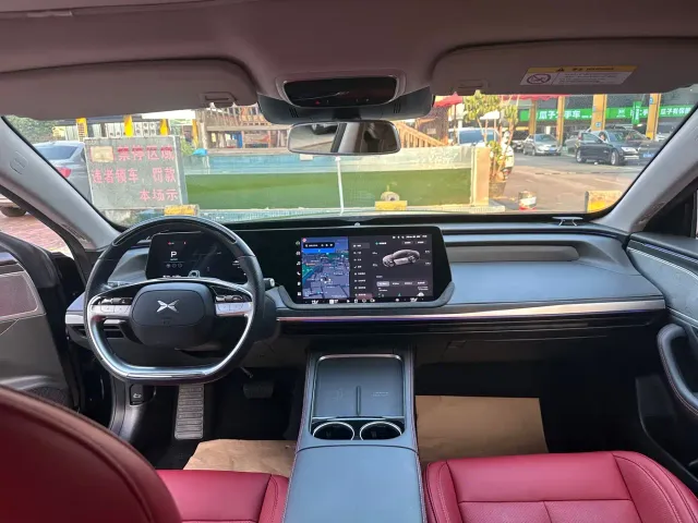 Xpeng P7 — Фото автомобиля 4
