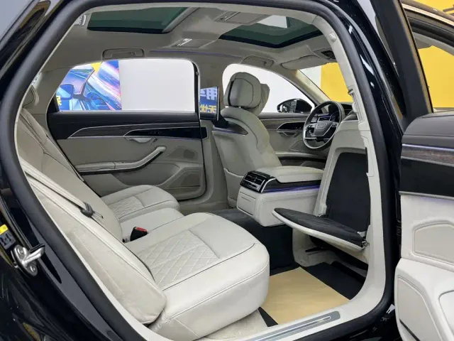 Audi A8 — Фото автомобиля 25