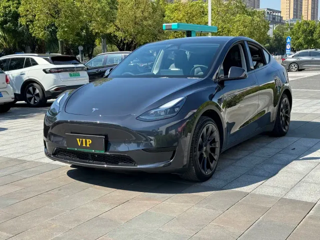 Фотография автомобиля — Tesla Model Y