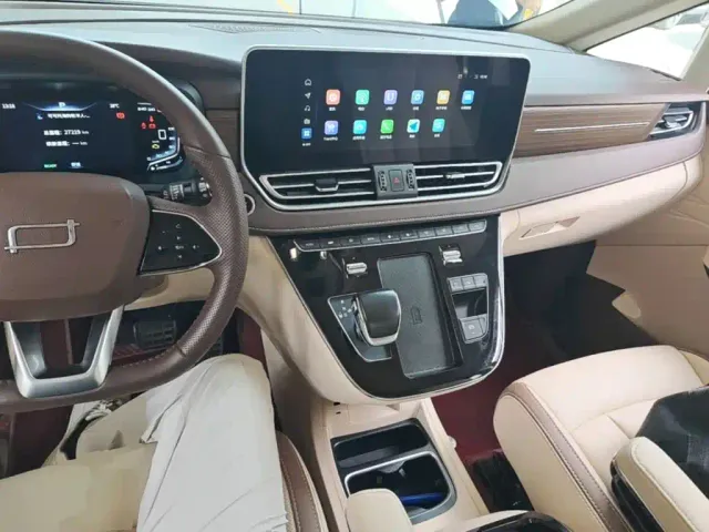 Bestune Besturn M9 — Фото автомобиля 9