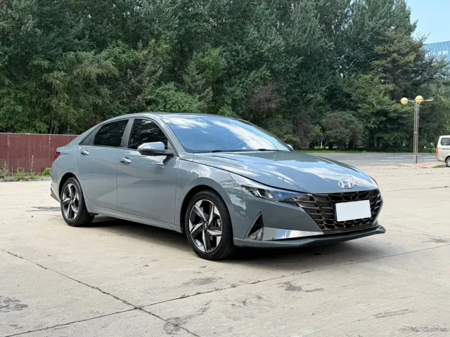 Hyundai Elantra — Фото автомобиля 3