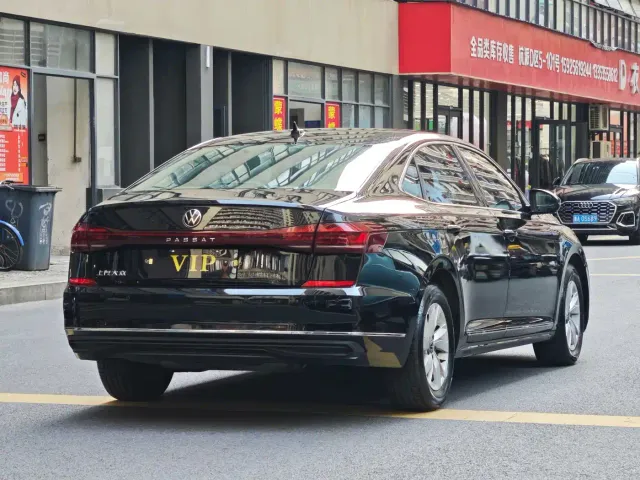 Volkswagen Passat — Фото автомобиля 9