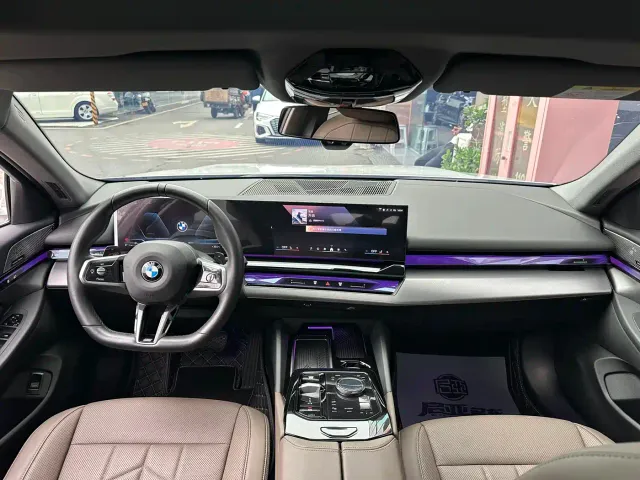 BMW 5 Series — Фото автомобиля 8