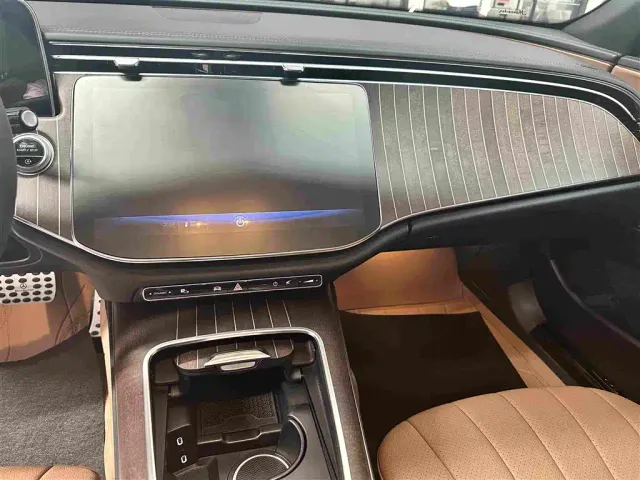 Mercedes-Benz E-Class — Фото автомобиля 9