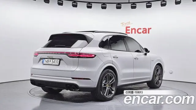 Porsche Cayenne — Фото автомобиля 2