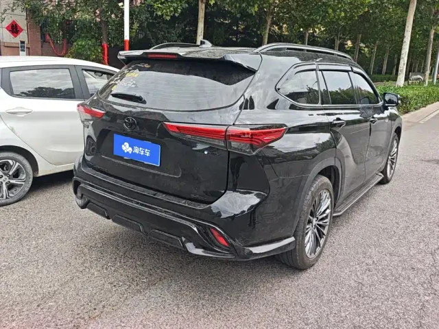 Toyota Highlander — Фото автомобиля 3