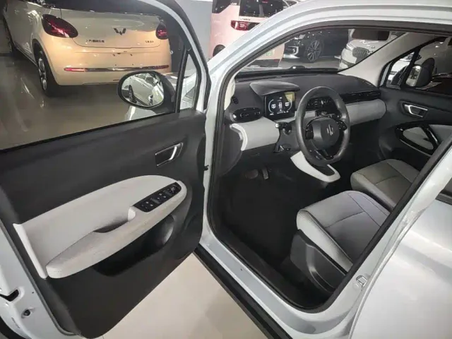 Leapmotor T03 — Фото автомобиля 15