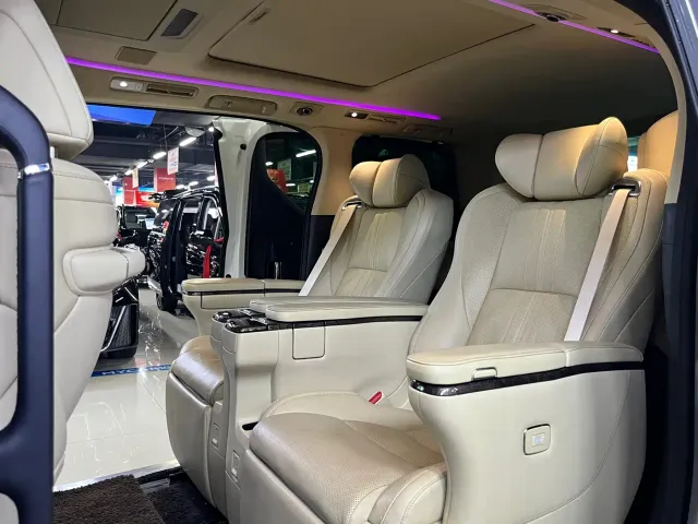 Toyota Vellfire — Фото автомобиля 7