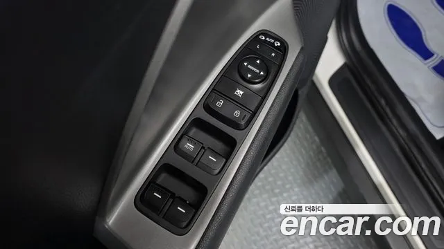 Kia Niro — Фото автомобиля 28