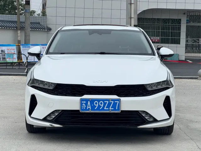 Kia K5 — Фото автомобиля 2