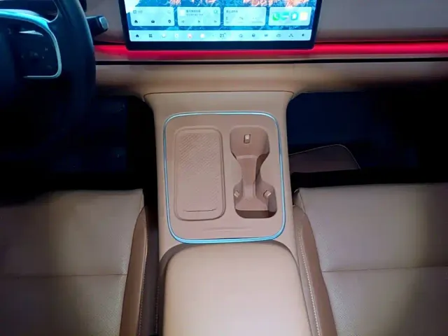 Leapmotor C16 — Фото автомобиля 13