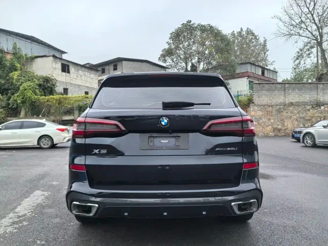 BMW X5 — Фото автомобиля 10