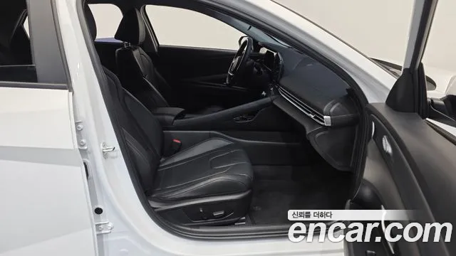 Hyundai Avante CN7 — Фото автомобиля 11