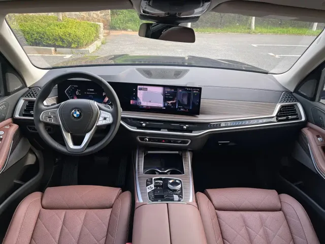 BMW X7 — Фото автомобиля 4