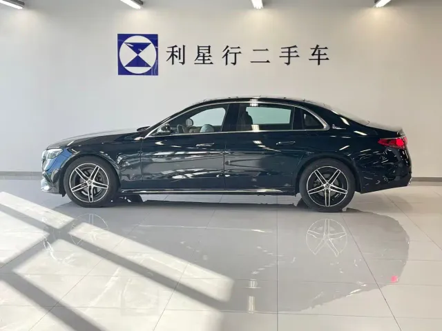 Mercedes-Benz E-Class — Фото автомобиля 3
