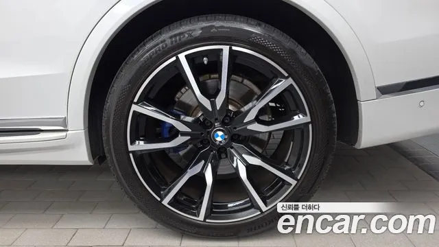 BMW X7 — Фото автомобиля 15