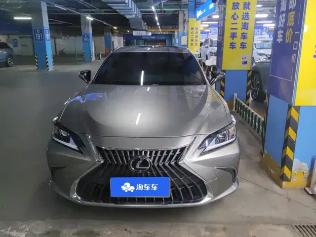 Lexus ES — Фото автомобиля 2
