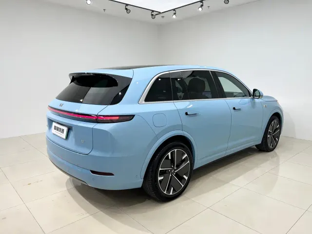Li Auto L7 — Фото автомобиля 6
