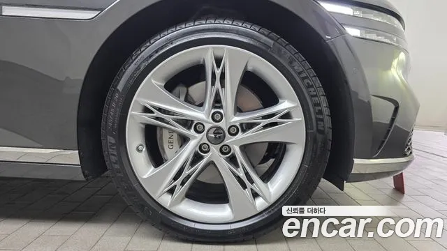Genesis G90 Бензин 3.5 турбо AWD — Фото автомобиля 2