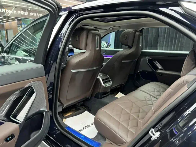 BMW 7 Series — Фото автомобиля 18