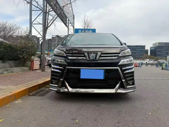 Toyota Vellfire — Фото автомобиля 3