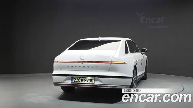 Hyundai Grandeur GN7 — Фото автомобиля 4