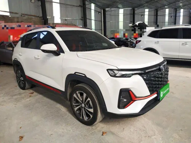 Changan CS35 Plus — Фото автомобиля 3