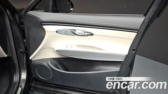 Genesis GV70 — Фото автомобиля 13
