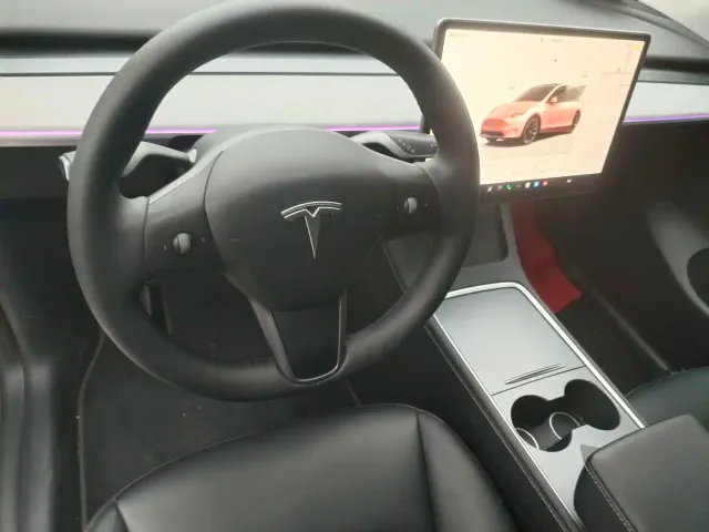 Tesla Model Y — Фото автомобиля 6